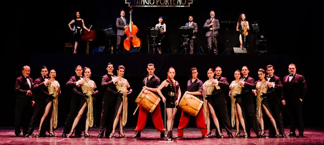 Espectáculo en el teatro Tango Porteño